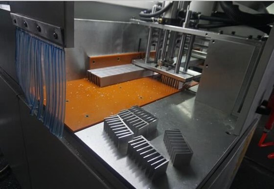 全自動切鋁機(jī)