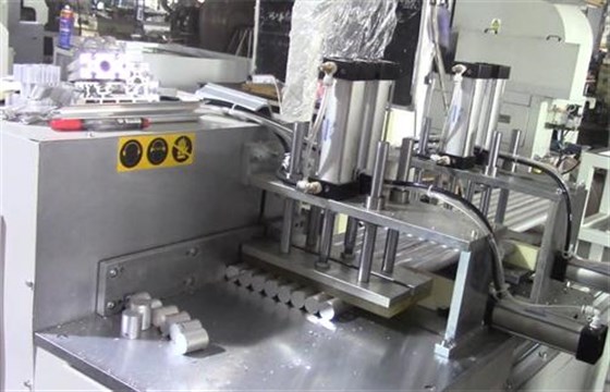 全自動(dòng)切鋁機(jī) 全自動(dòng)切鋁機(jī)