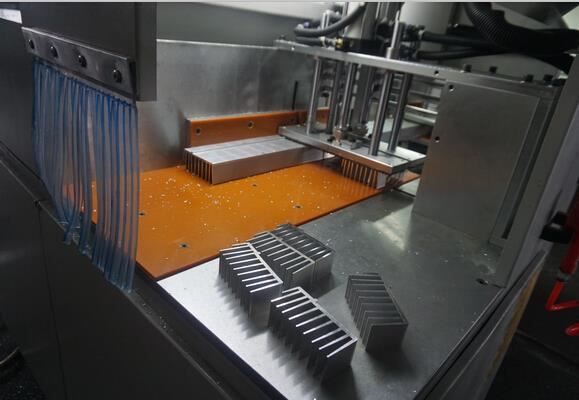 【廈門】鋁合金散熱器高精密鋸切，用鄧氏全封閉分離式切鋁機(jī)