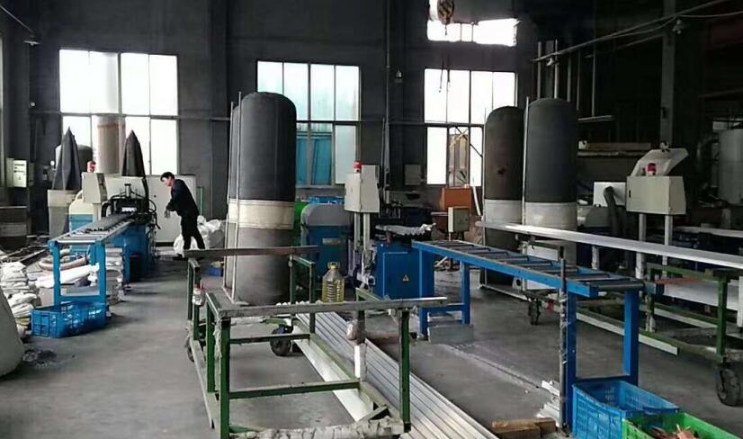 三年老客戶，起源于2片鋸片進(jìn)展到3臺(tái)全自動(dòng)切鋁機(jī)的訂購(gòu)